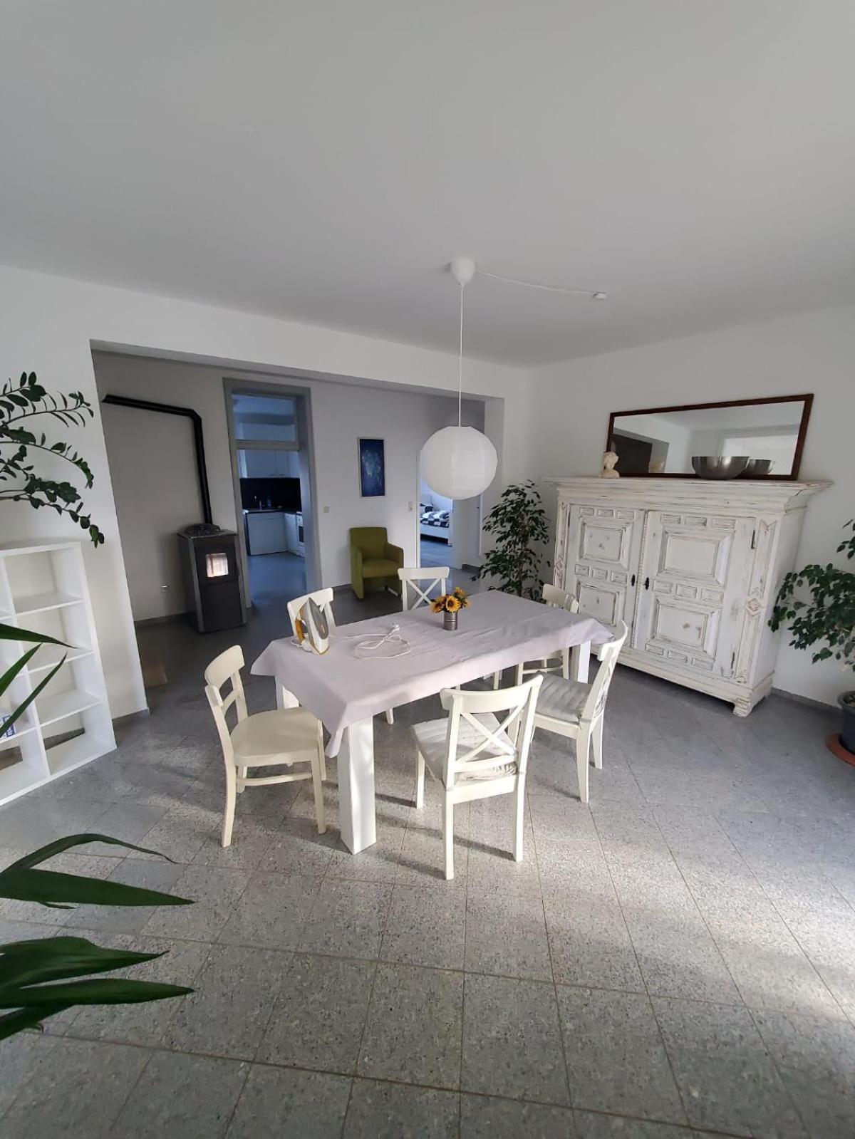 Grosse 3 Zi Wohnung Auf Der Pferde Farm Лар Екстер'єр фото